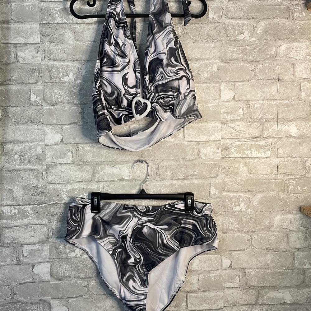 Two piece bikini black and white tie dye with heart swim suite brand new size 3X